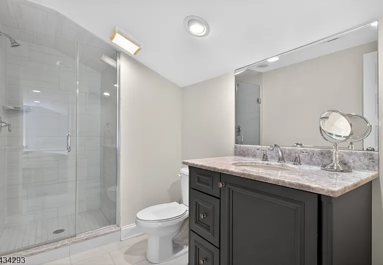 921 Harding St — Photo 37