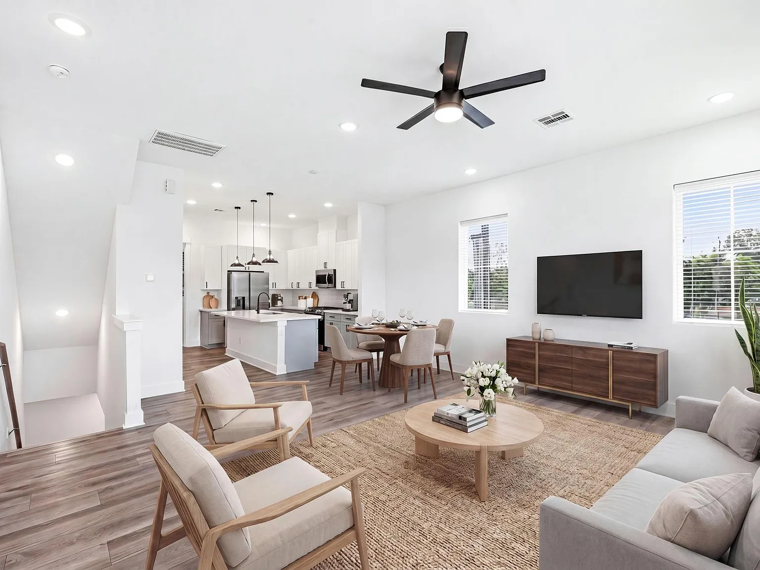 3 bed, 3.5 bath, 1659 sqft, $2,475 — Photo 3