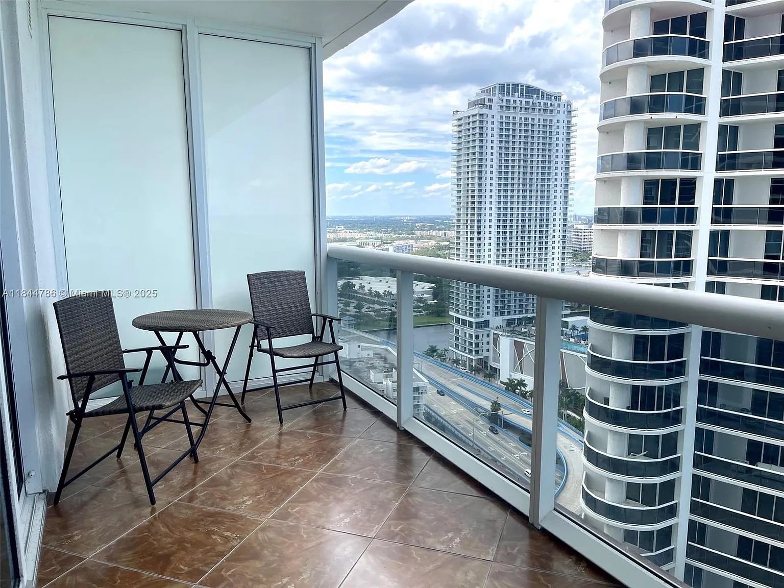 Beach Club Two Condo — Photo 3