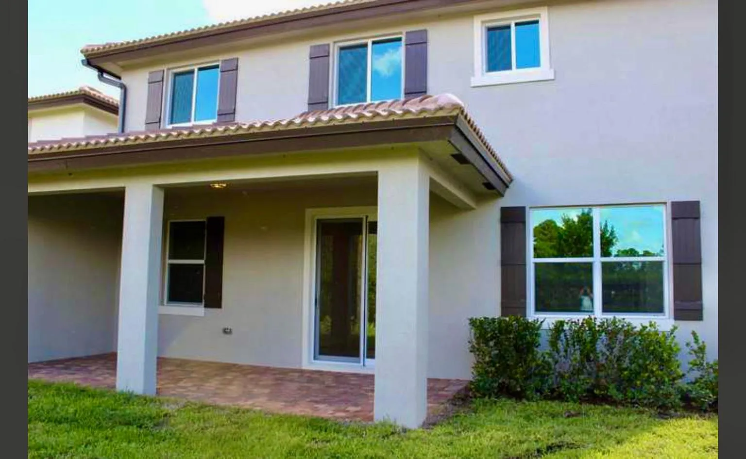 5 bed, 2855 sqft, $4,200 — Photo 2
