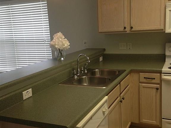 4th image of 8038 Stonebrook Dr