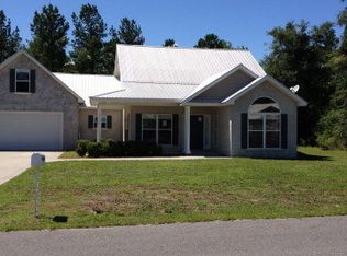 1370 Pelican Ln, Darien, GA 31331