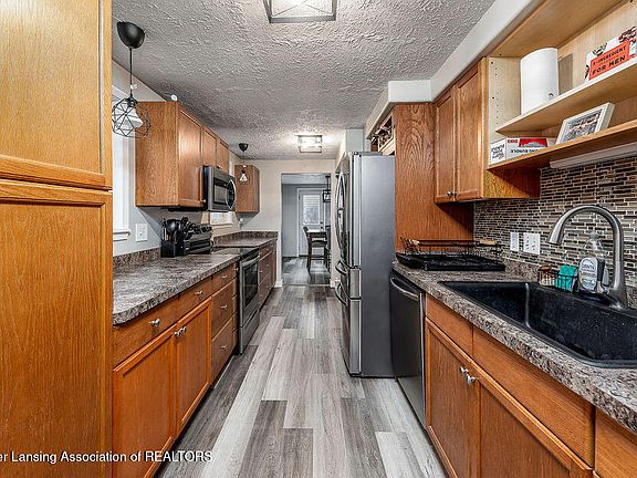 5th image of 3003 Timber Dr