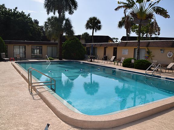 3rd image of 205 Palmetto Ave APT 204