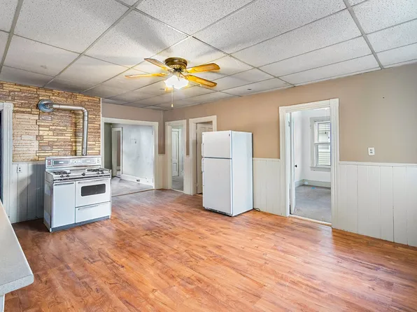 341 Burnside Ave, 341 Burnside Ave APT 2, Woonsocket, RI 02895