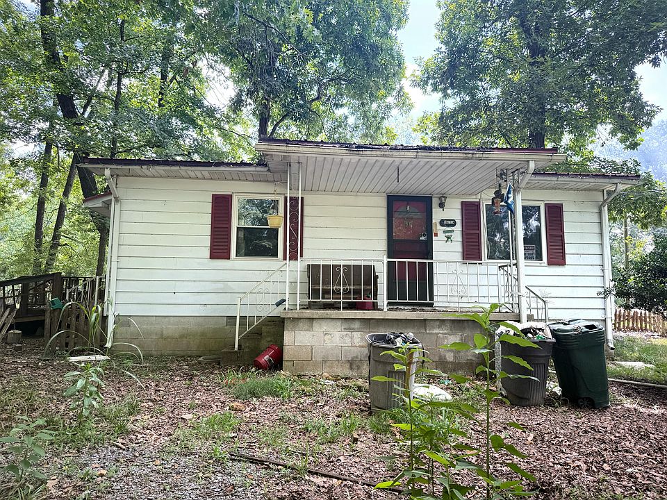 1st image of 403 Woodland Dr