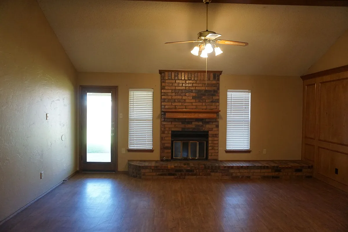 Building Photo - 1104 Homestead Dr
