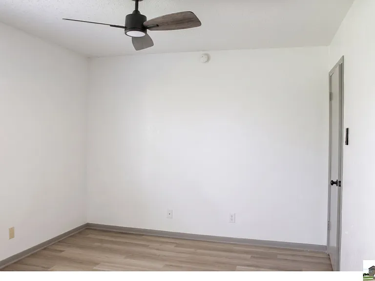 1410 Becker Dr — Photo 10