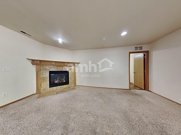 5th image of 17704 93rd Ave E