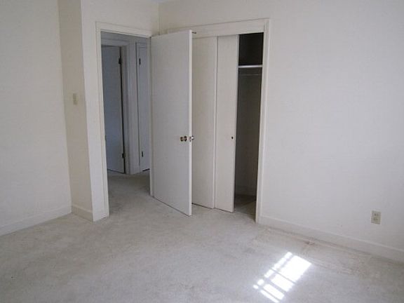 5th image of 1117 Cornelia Cir