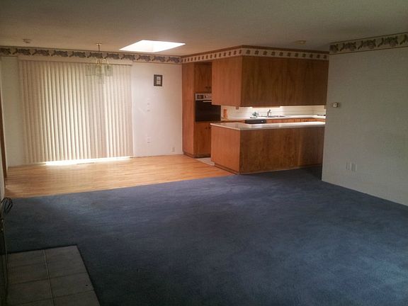 4th image of 2712 94th Ave E