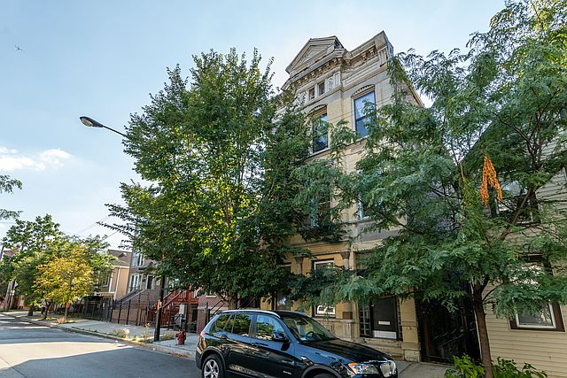 1st image of 1722 S Desplaines St APT 1R