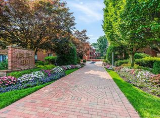 99 S Park Avenue #224, Rockville Centre, NY 11570