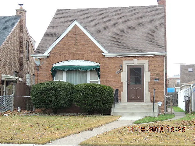10923 S Avenue G photo 1