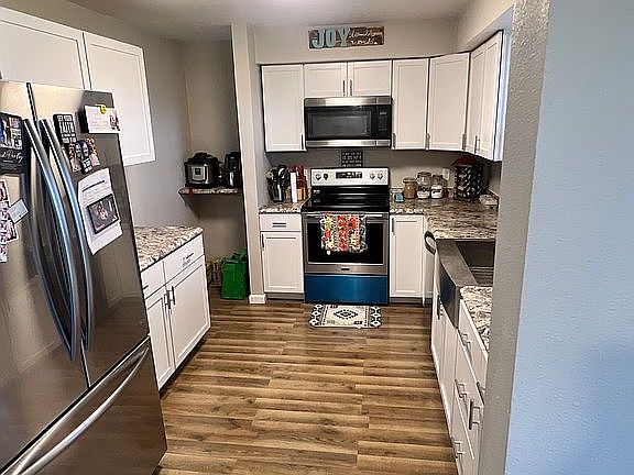 5th image of 117 W Hillcrest Dr