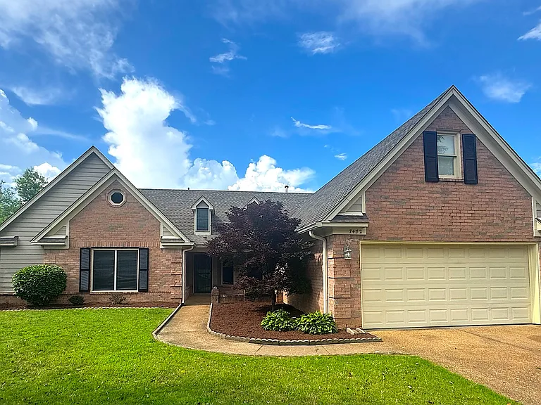 7472 Hedgington Dr — Photo 1