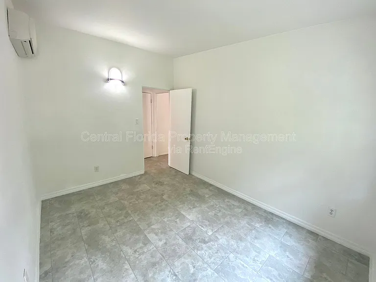 4030 Corrine Dr — Photo 9
