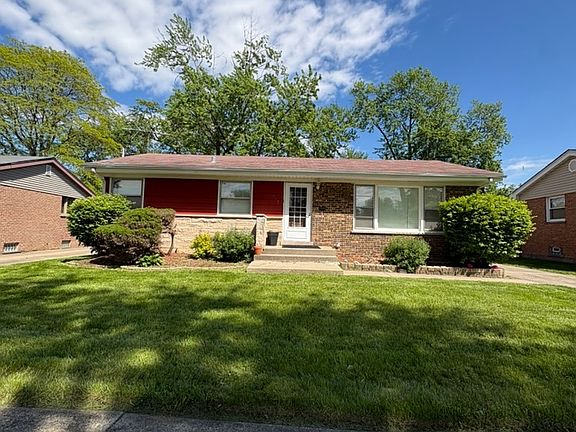 4th image of 443 Grosvenor Pl