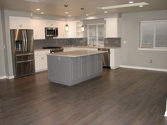 2nd image of 2632 Lake Dr