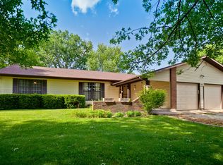 1914 Lakeview Ave, McHenry, IL 60051