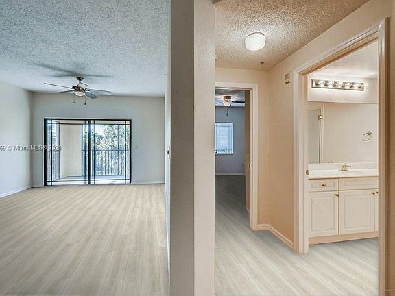 3rd image of 3018 Alcazar Pl APT 103