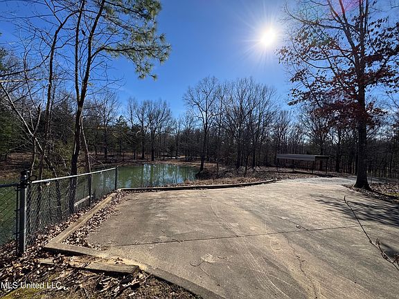 3rd image of 778 Steele Rd