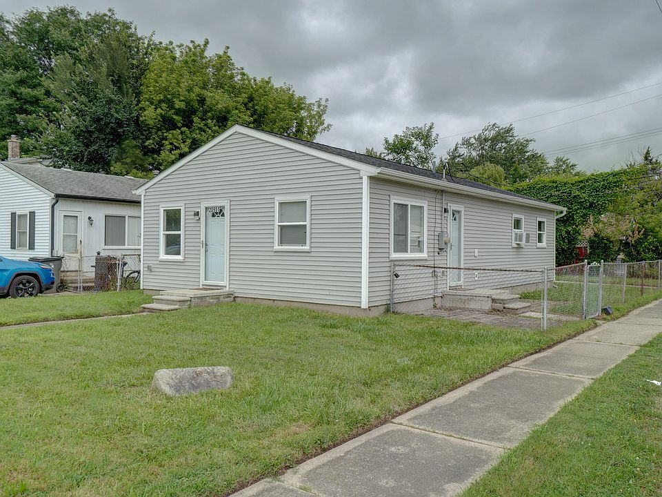 1st image of 20951 Woodward St