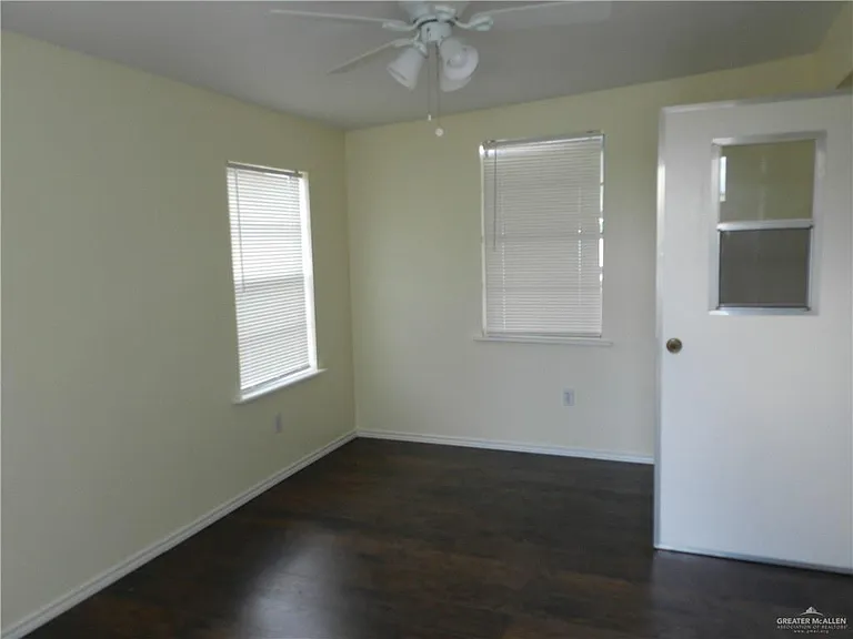2113 Amy St — Photo 2