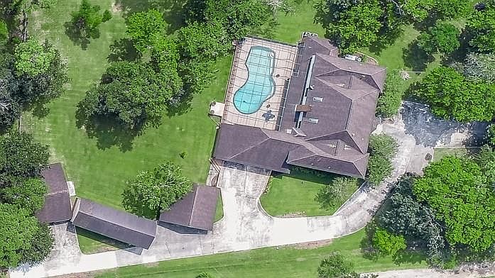 1st image of 904 Myrtlewood Dr