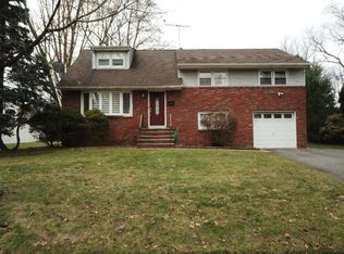 65 Prescott St, Demarest, NJ 07627