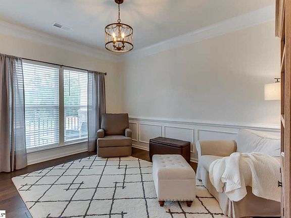 5th image of 115 Brennan Pl