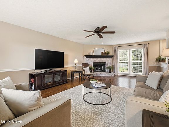 5th image of 3419 Brookhollow Dr