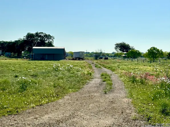 297 COUNTY ROAD 7718 LOT 19, Devine, TX 78016