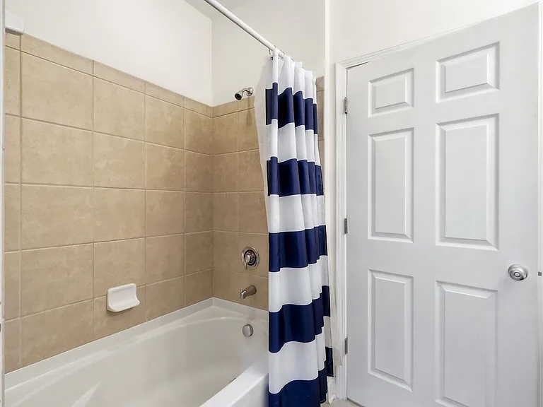 1000 E Woodlawn Rd #216 — Photo 26