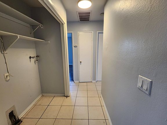 3rd image of 402 S Melrose St APT 4