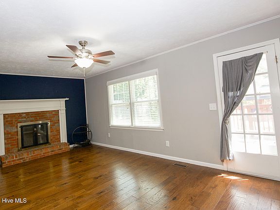 2nd image of 115 E Hedgelawn Way