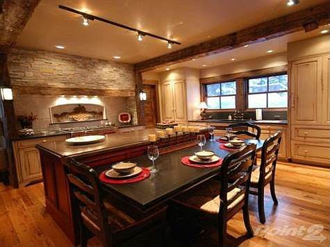  Family Kitchen