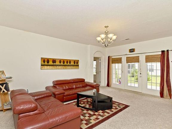 2nd image of 1409 Carylake Cir