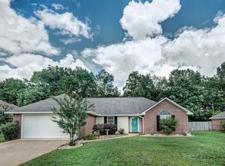 242 Shadow Creek Dr, Florence, MS 39073