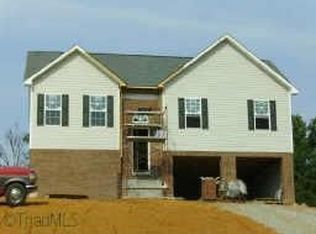 2397 Heritage View Ln, Thomasville, NC 27360