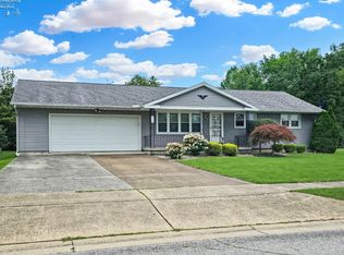 210 Meadow Ln, Clyde, OH 43410