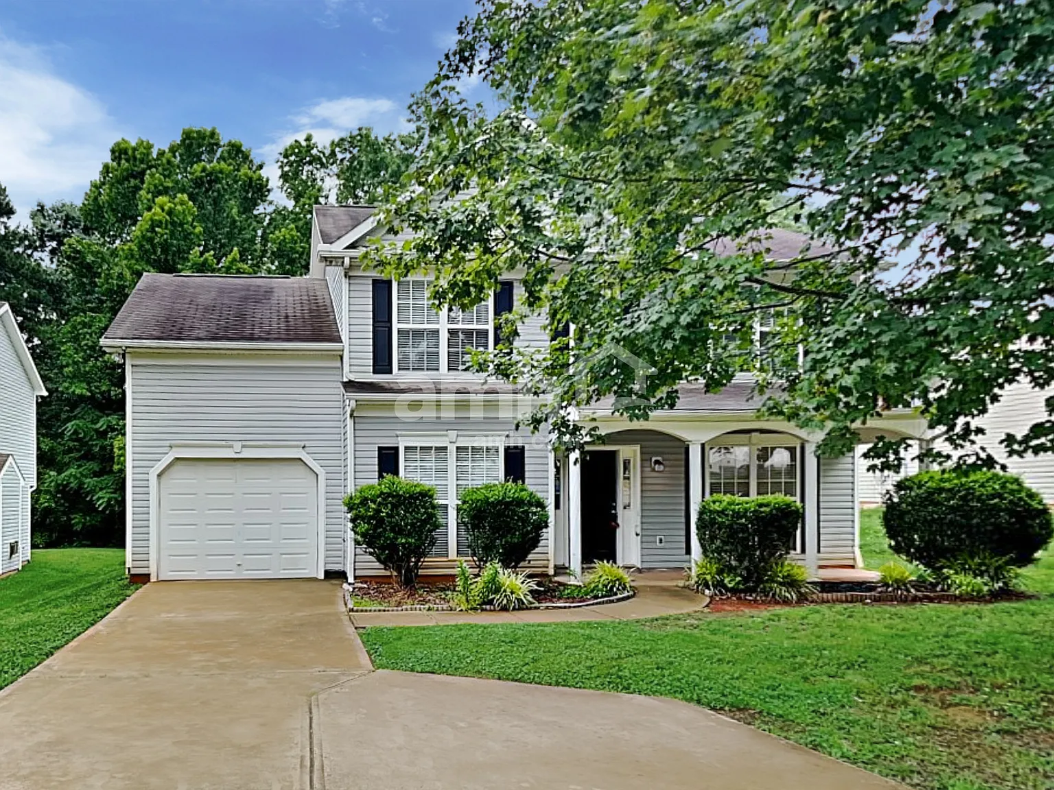 4 bed, 2.5 bath, 1626 sqft, $2,025 — Photo 1