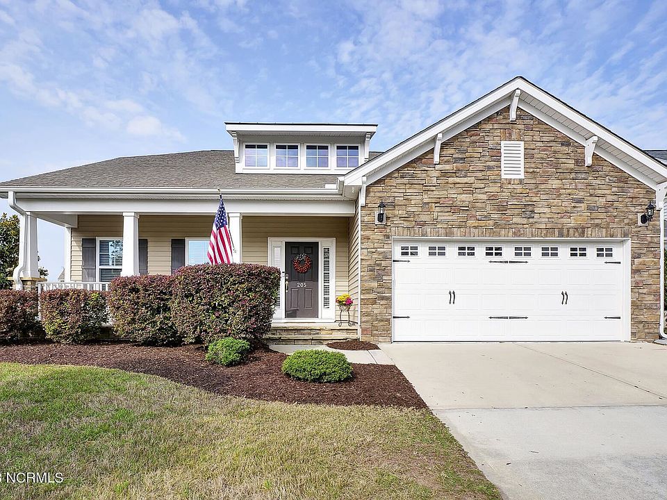 1st image of 205 W Azalea Dr
