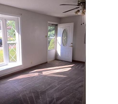 4th image of 2328 Pecan Dr
