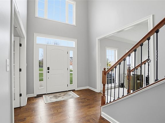 4th image of 5290 Poets Way