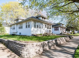403 Oaklawn Ave, Waterloo, IA 50701