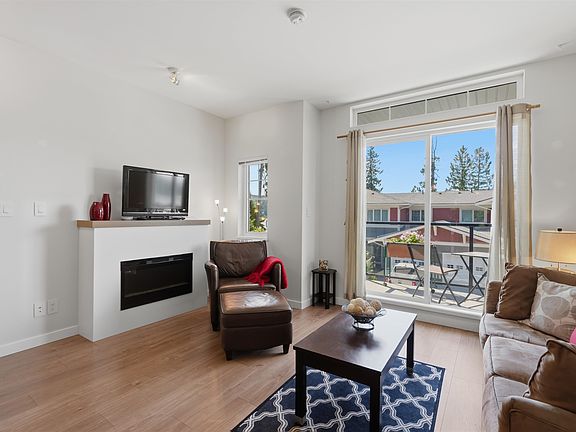 3rd image of 5906 Beachgate Ln