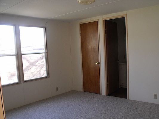 4th image of 43 Martindale Ct