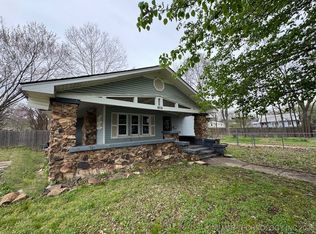 806 W 2nd St, Heavener, OK 74937
