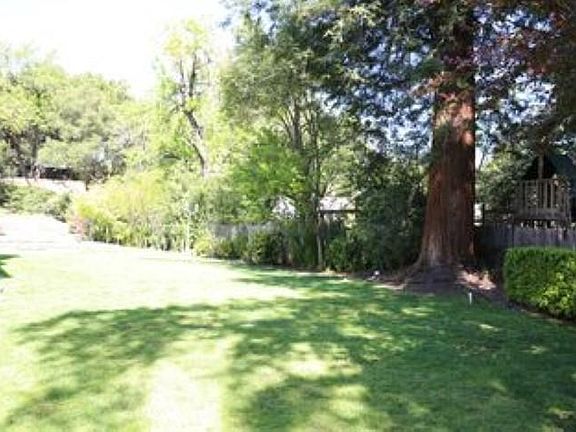 2nd image of 18590 Avon Ln